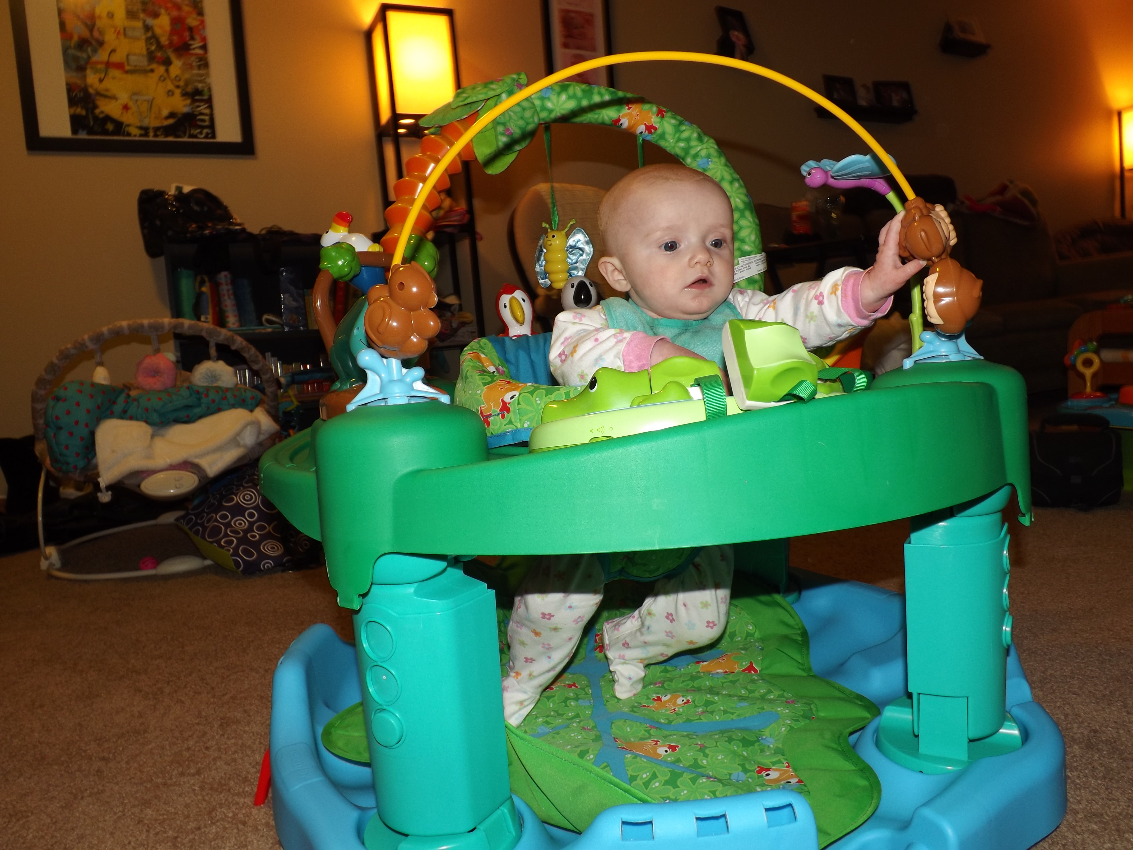 Arianna in exersaucer