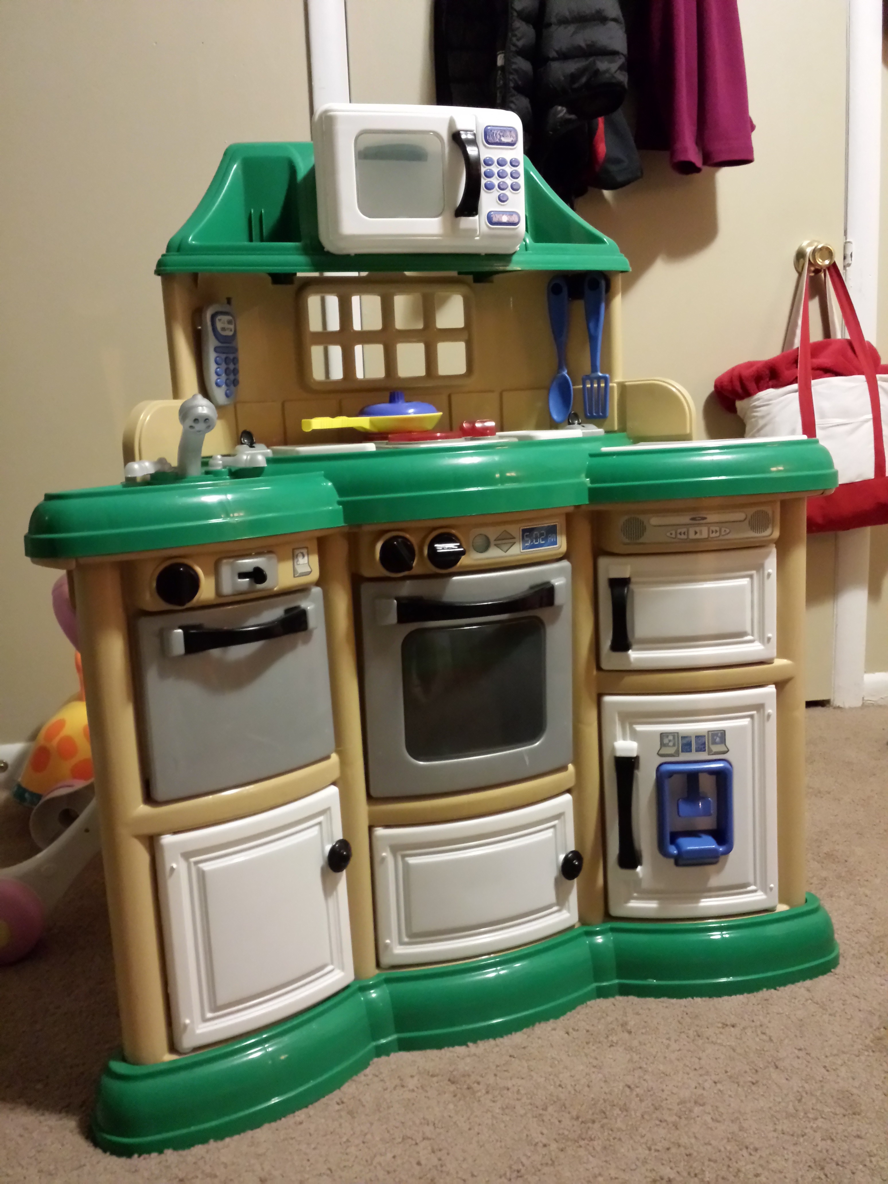 Arianna's new toy kitchen